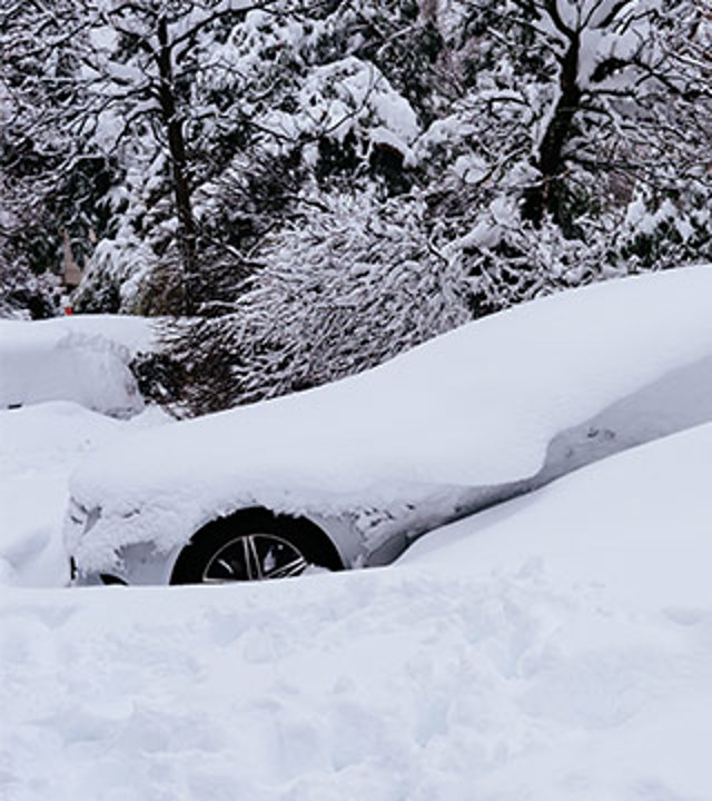 Har arbetstagare som inte kan ta sig till jobbet i snökaos rätt till lön?
